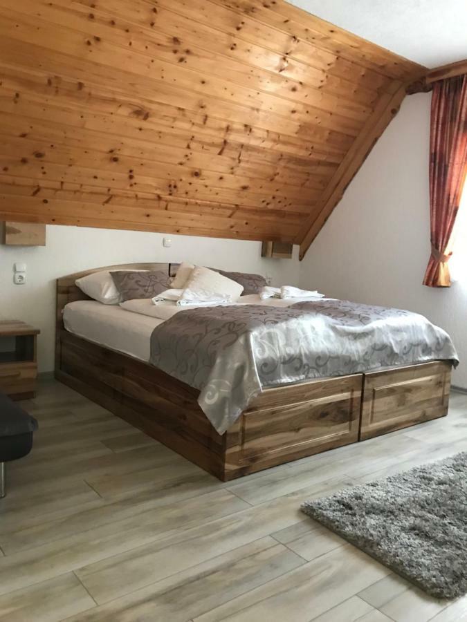 Plitvička Jezera Rustic Inn River 2 المظهر الخارجي الصورة